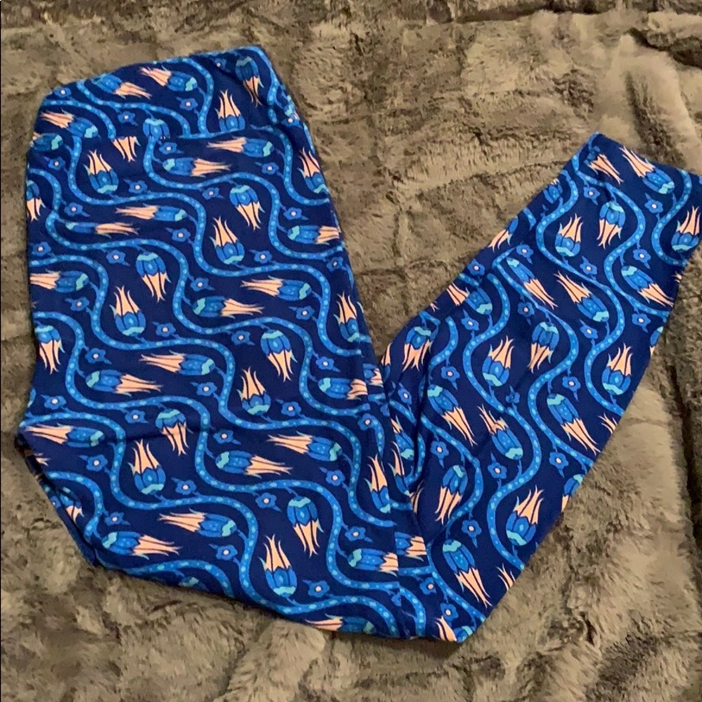 2/$10 Lularoe leggings - blue floral